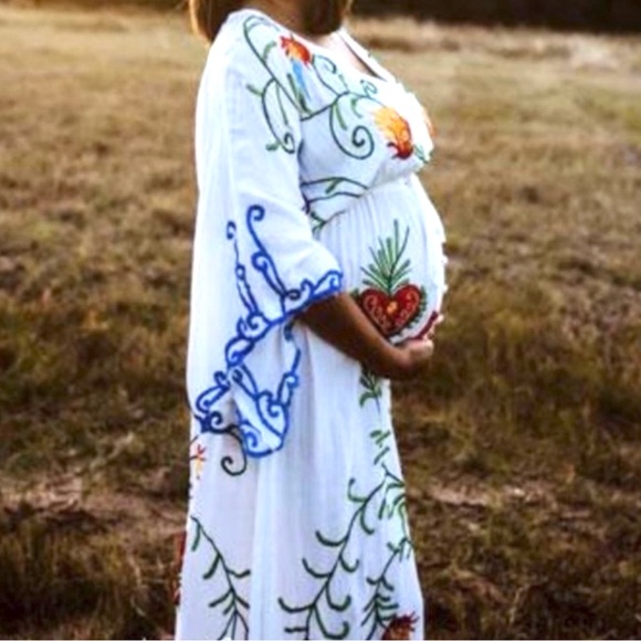 Fabulous flowing bird & heart embroidered white kimono maxi Maternity Dress - Picture 2 of 8